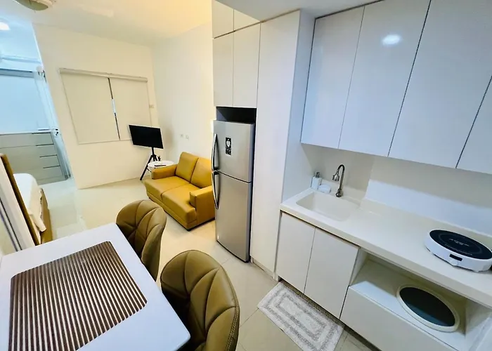 Cozy Walk To It Park - Fast Wifi & Pool Access Appartamento Cebu