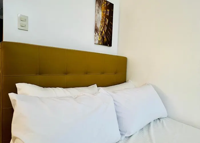 Cozy Walk To It Park - Fast Wifi & Pool Access Appartamento
